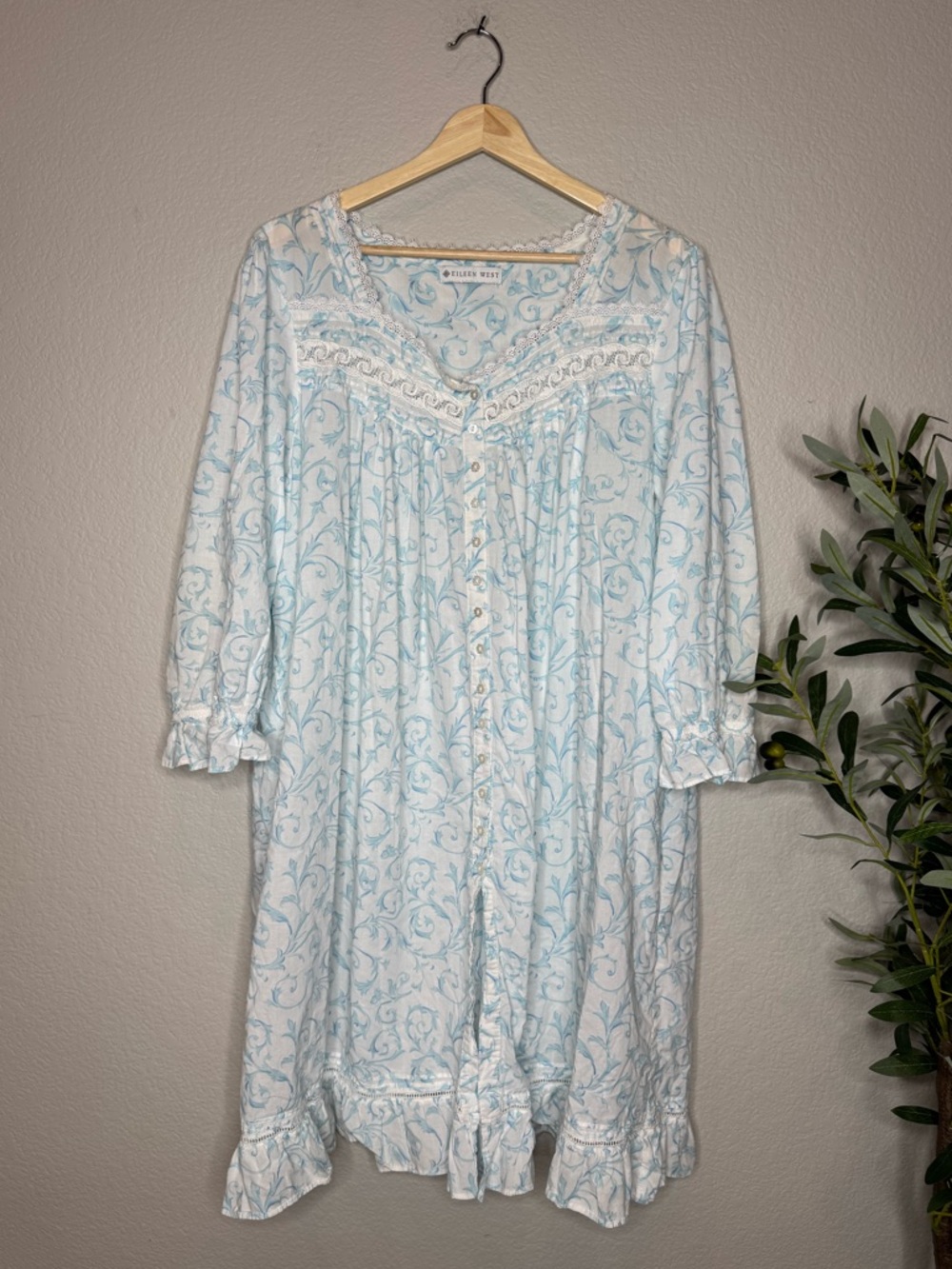 Eileen West Cotton Nightgown XL Blue Floral Lace Trim Cottagecore Prairie‎ Sleep